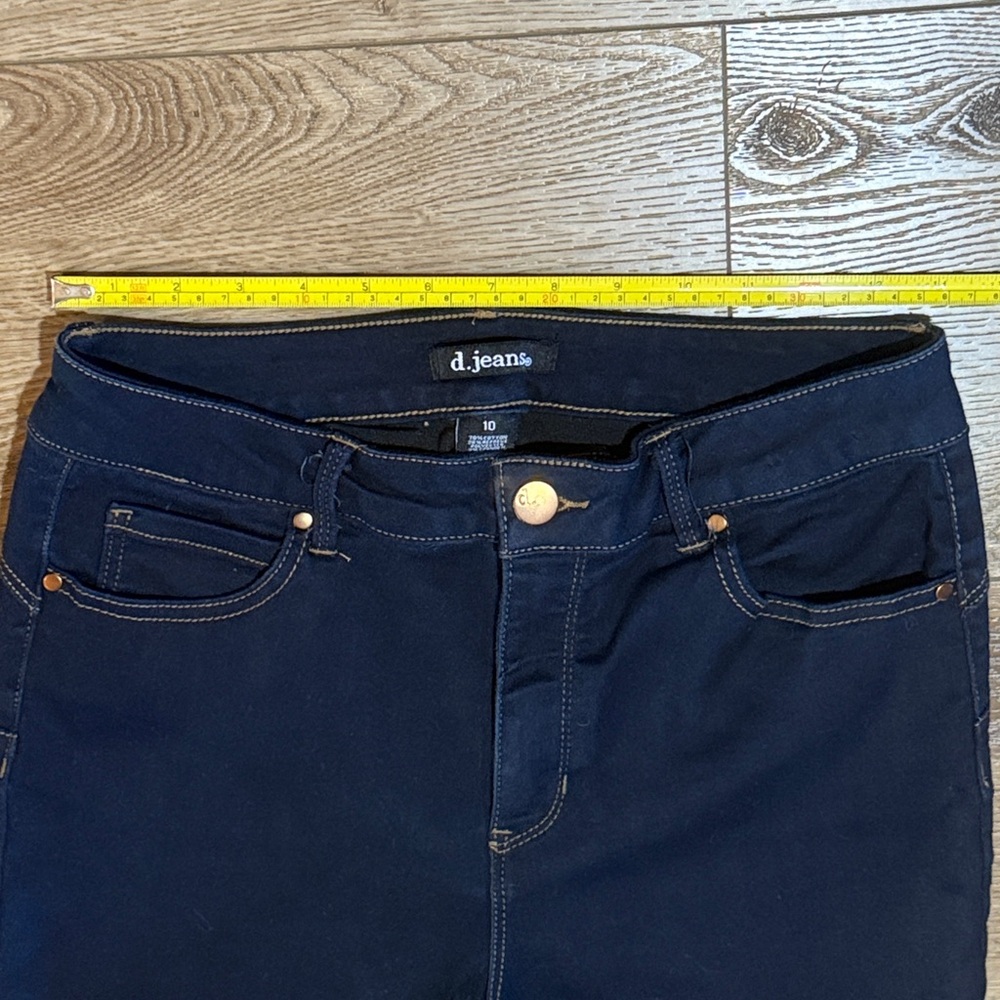 d. jeans Navy Capris - Picture 5 of 8